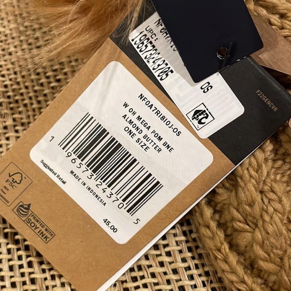 THE NORTH FACE OH-MEGA Pom Pom Beanie, NWT - Picture 4 of 7